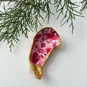 •3/$25• NWT Small Decorative Cherry Blossoms 3” Oyster Shell